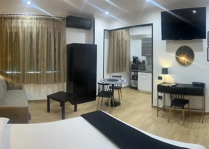 Residenza Cristforo Colombo מלון דירות קרוטונה